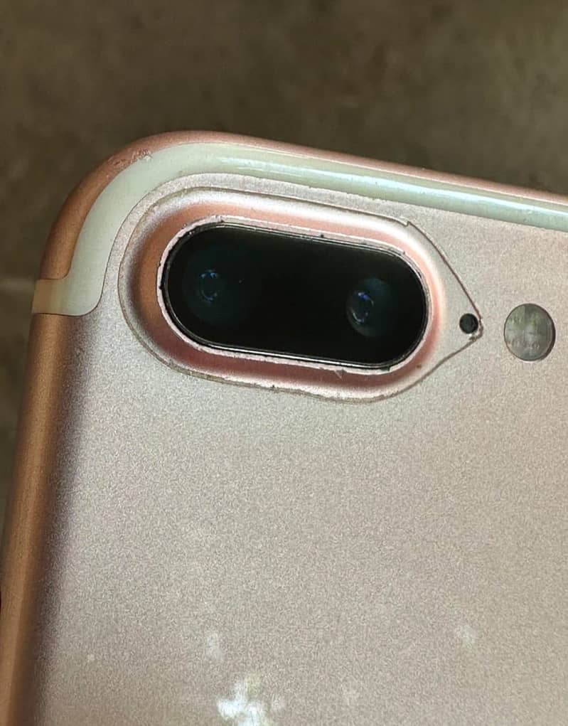 Apple iPhone 7 Plus 5