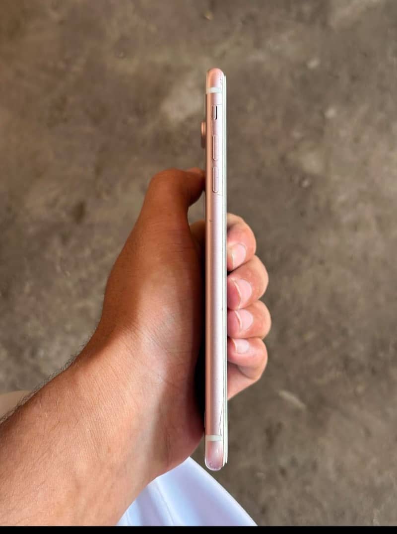 Apple iPhone 7 Plus 8