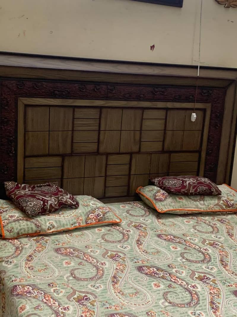 •king size bed 0
