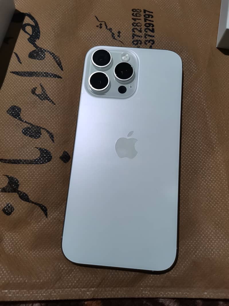 iPhone 16 Pro Max JV 7