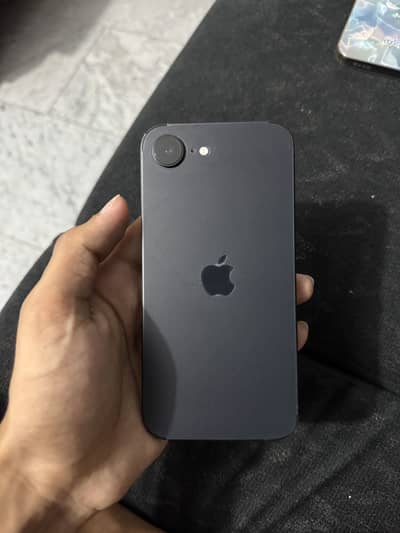 Apple iPhone 16e