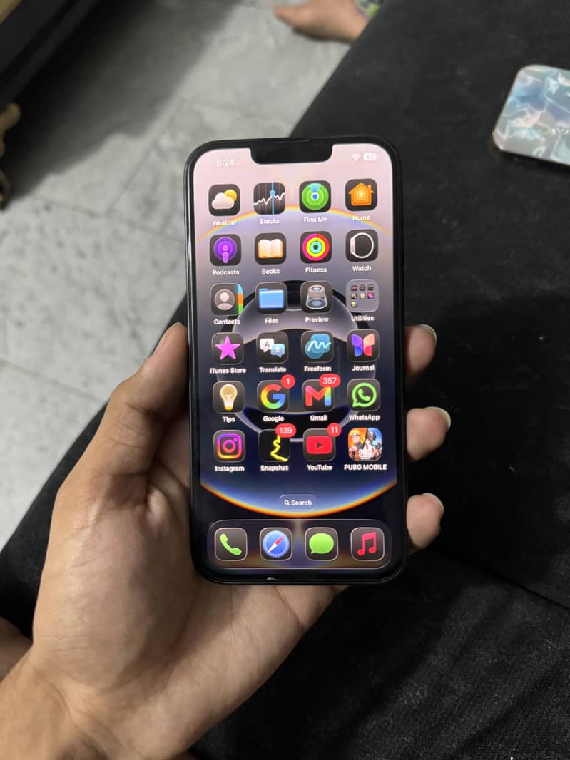 Apple iPhone 16e 2