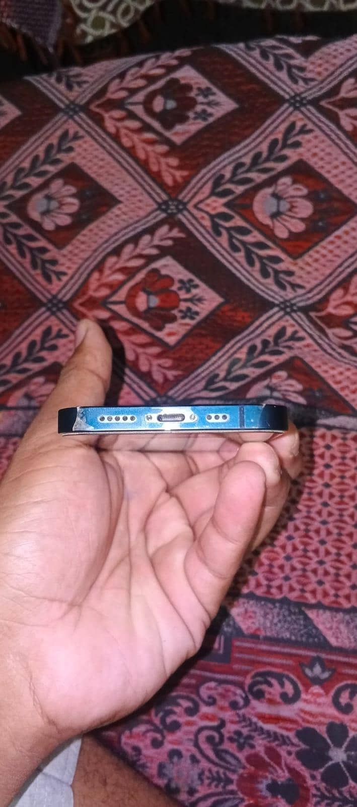 Apple iPhone 13 5