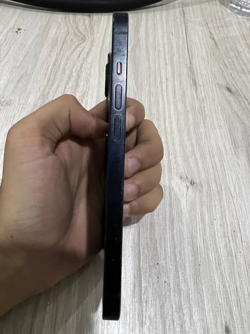 Apple iPhone 13 3