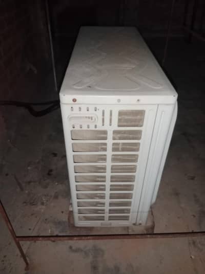 Haier AC DC inverter jumbo size good condition good working