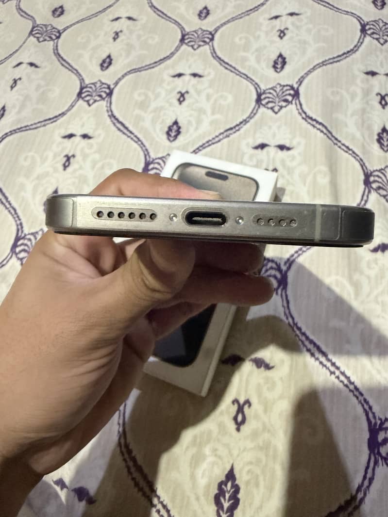 Apple iPhone 15 Pro Max 3