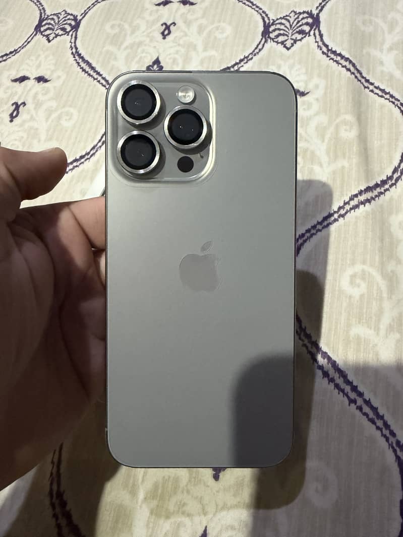 Apple iPhone 15 Pro Max 5