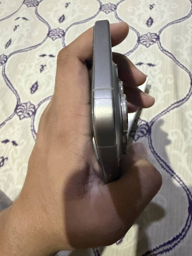 Apple iPhone 15 Pro Max 7