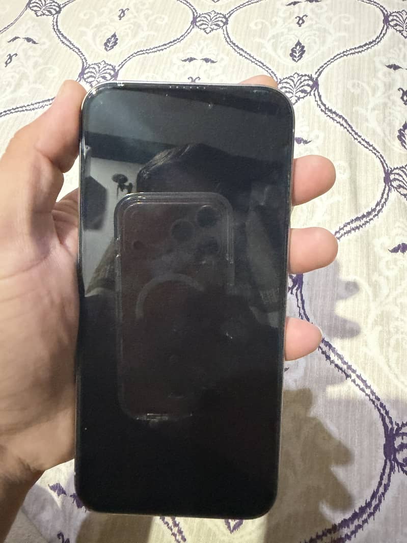 Apple iPhone 15 Pro Max 9