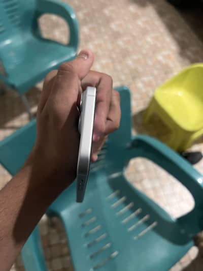 Apple iPhone 15