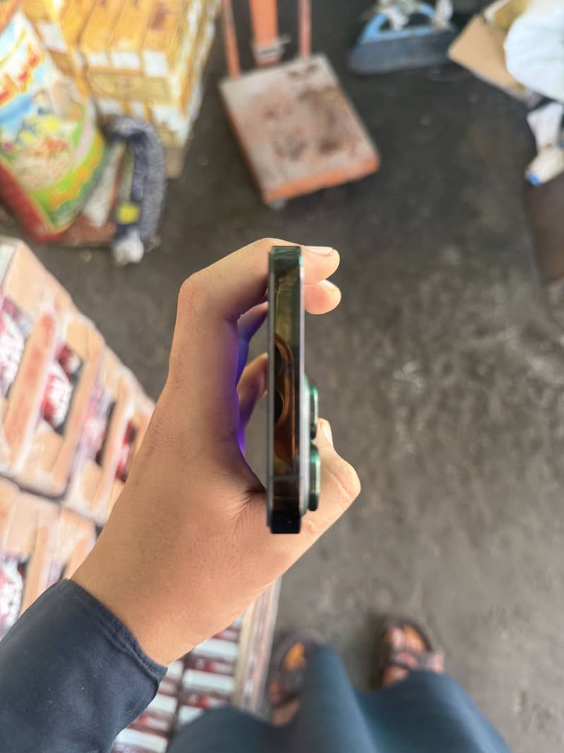 Apple iPhone 13 Pro 1