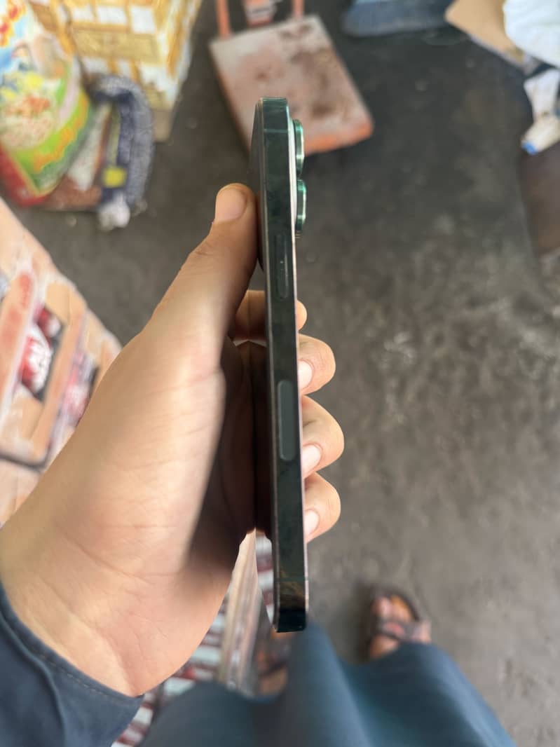 Apple iPhone 13 Pro 3