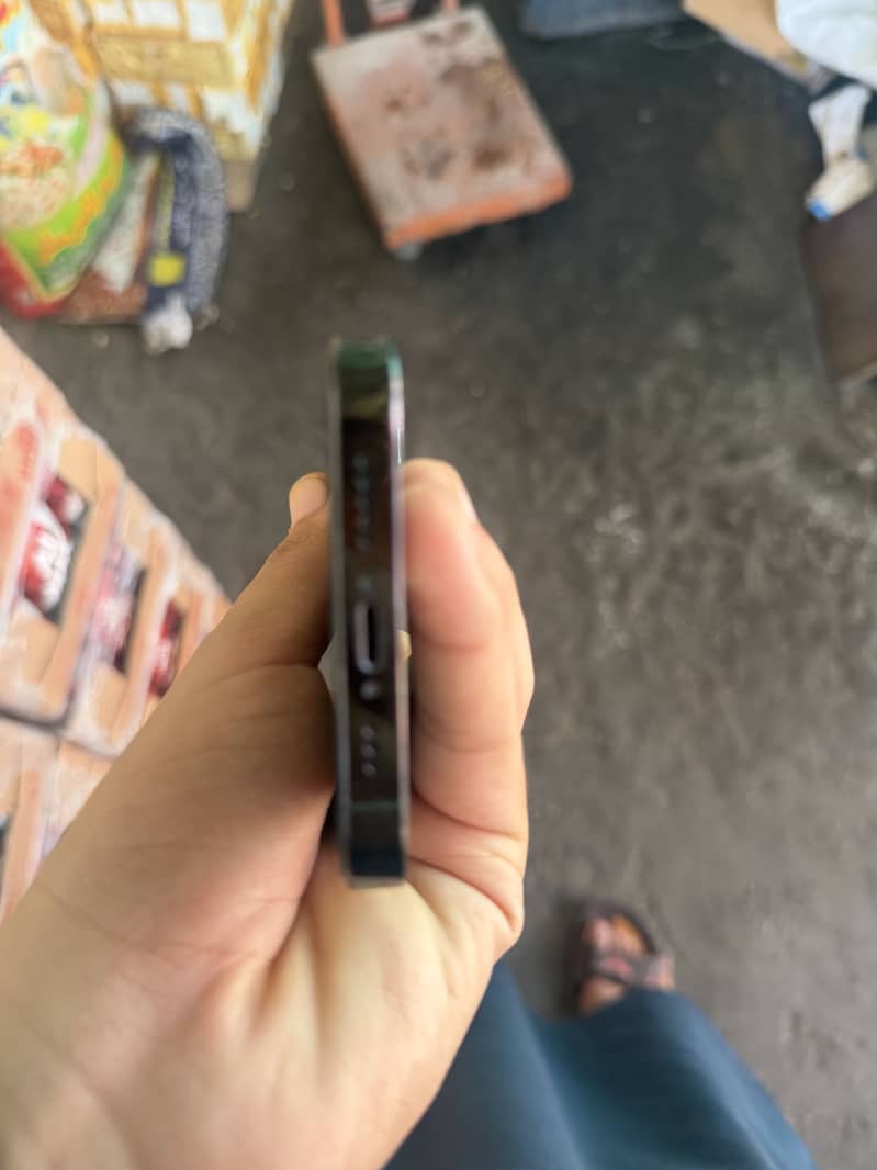Apple iPhone 13 Pro 4