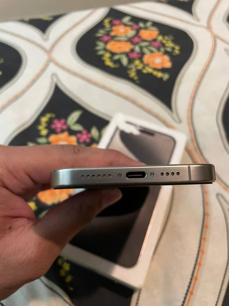 Apple iPhone 15 Pro Max 1