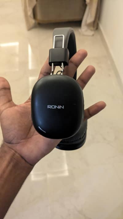 Ronin momentum headphones