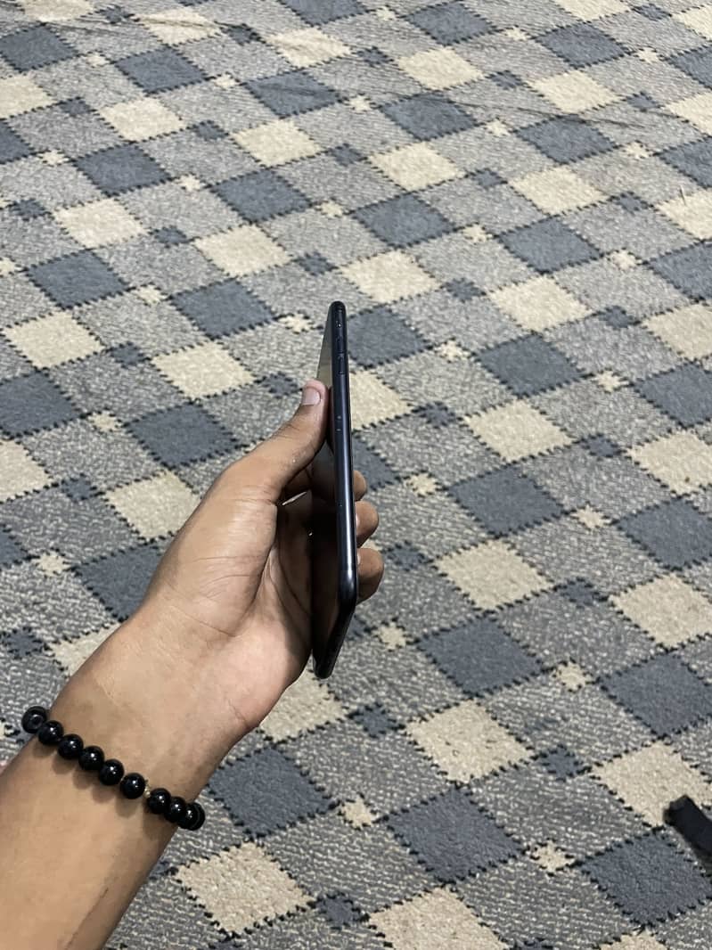 Apple iPhone 7 Plus 3