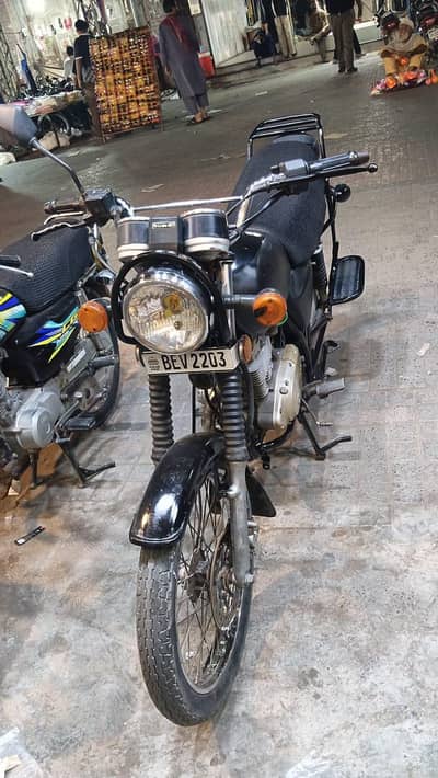 Suzuki GS 150 | 2016