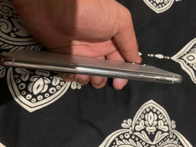 Apple iPhone 11 Pro Max 3
