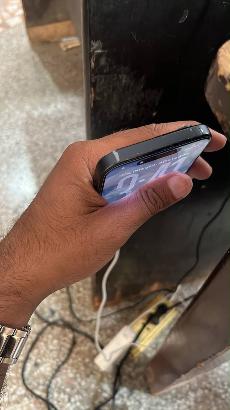 Apple iPhone 15 Pro 1