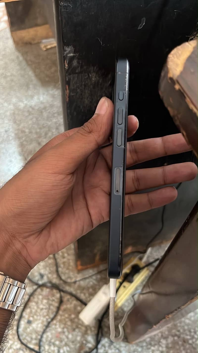 Apple iPhone 15 Pro 2
