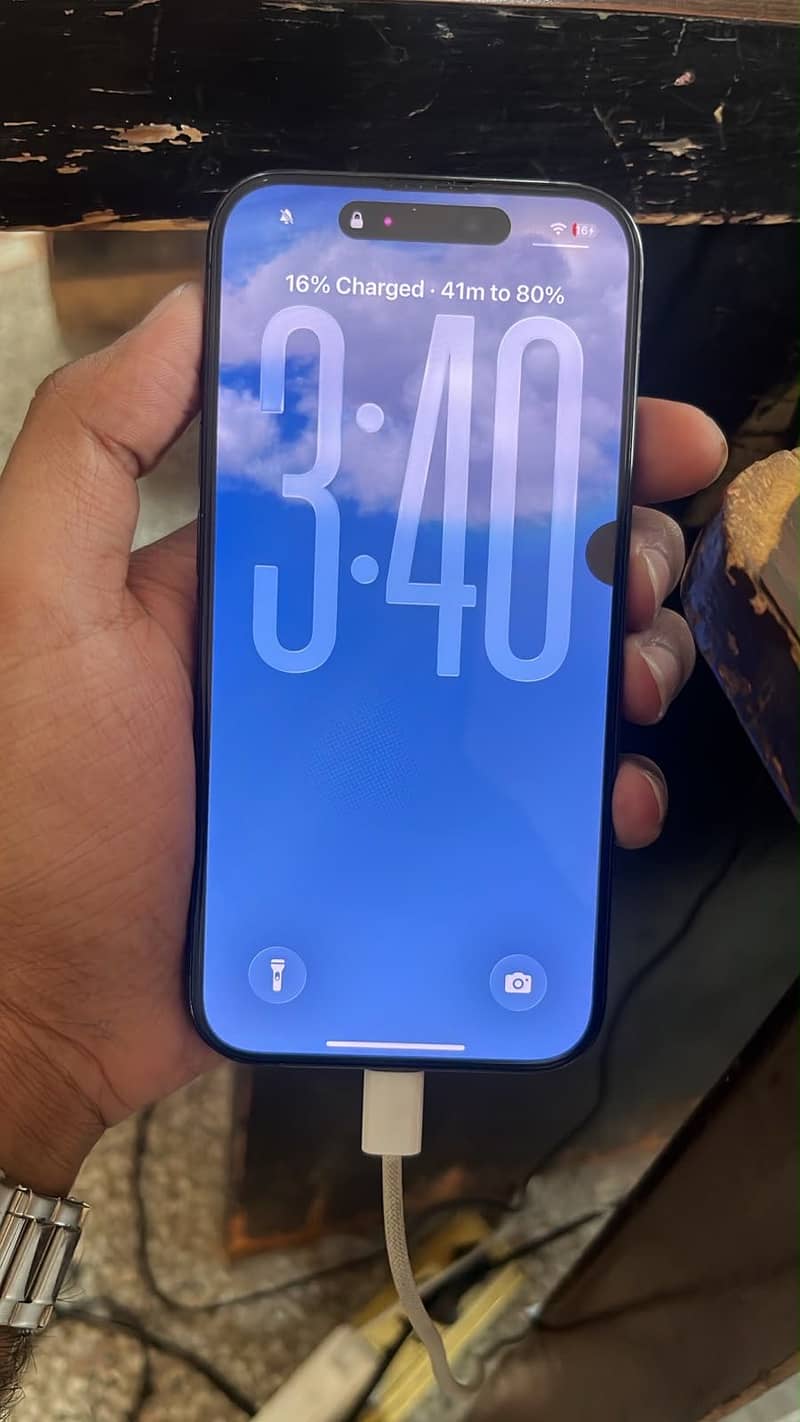 Apple iPhone 15 Pro 3