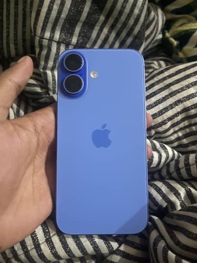 Apple iPhone 16