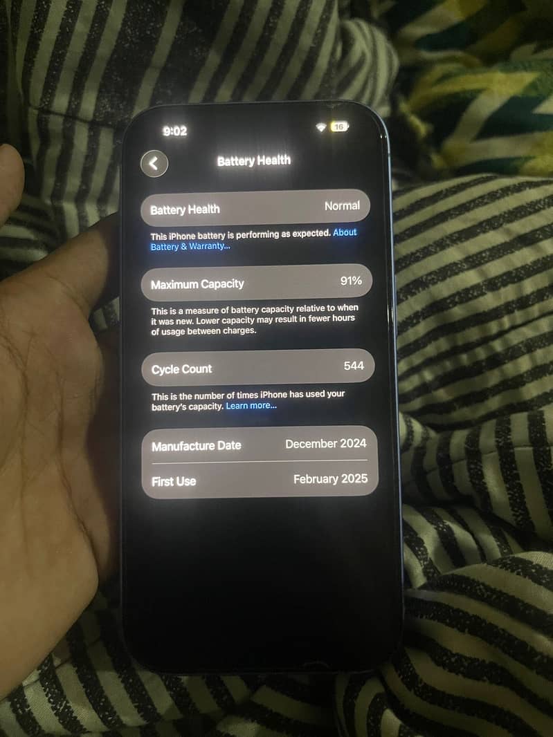 Apple iPhone 16 1