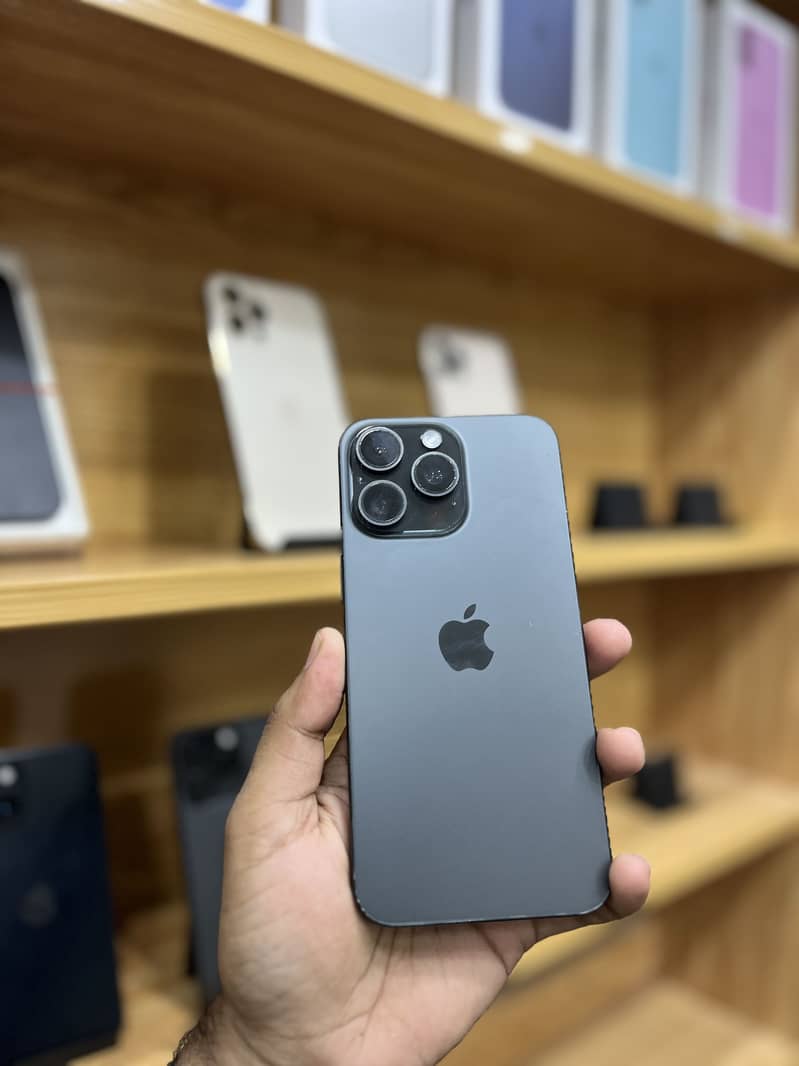 Apple iPhone 15 Pro Max 0