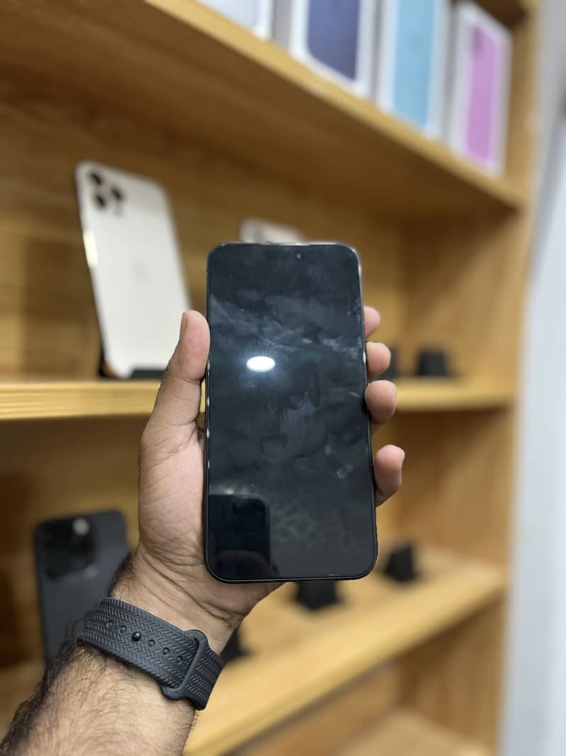 Apple iPhone 15 Pro Max 1