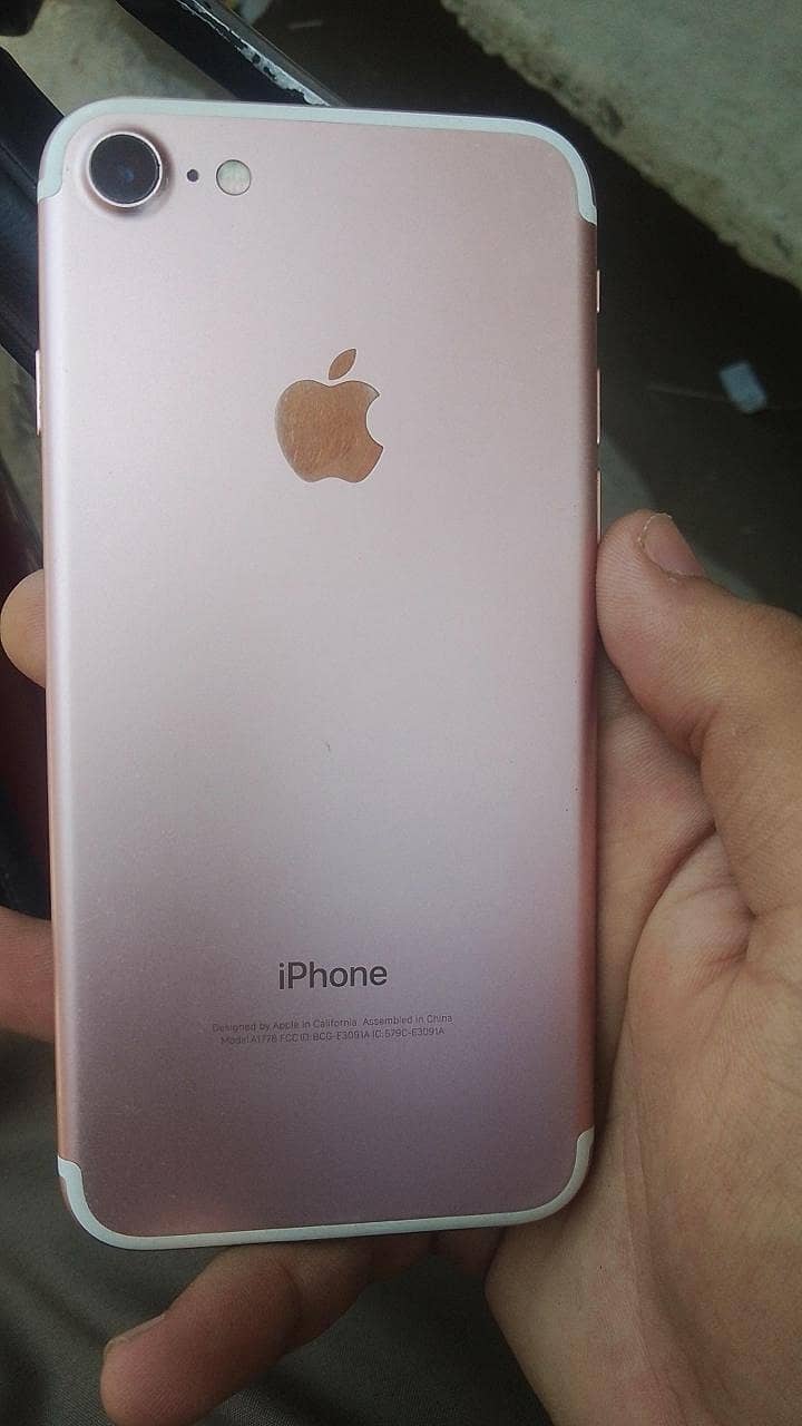 Apple iPhone 7 3