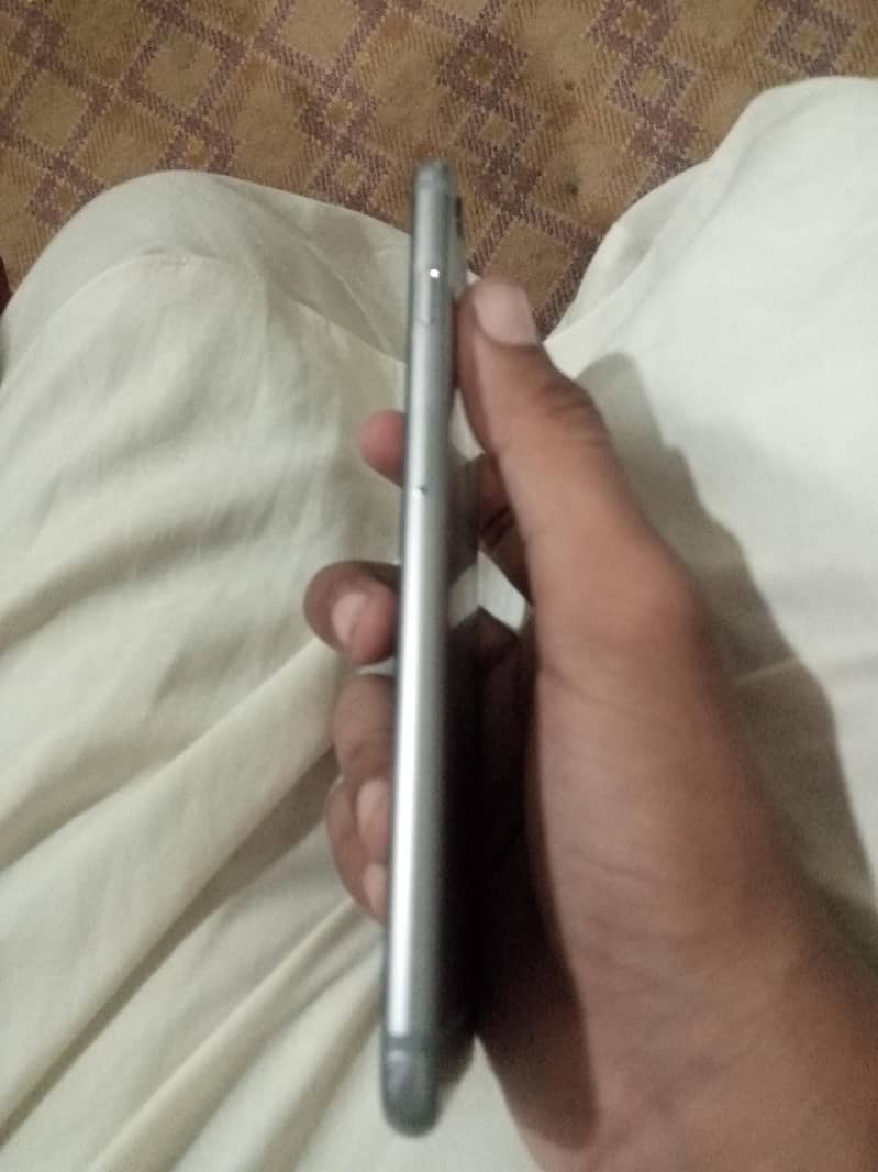 Apple iPhone 6S Plus 2