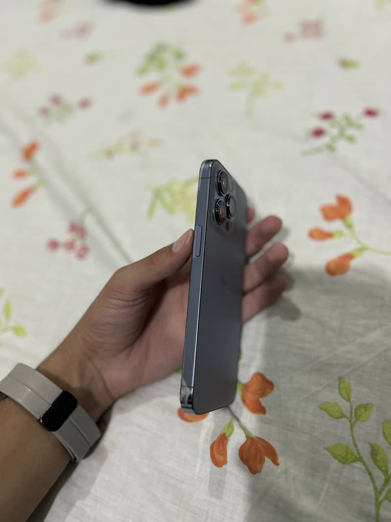 Apple iPhone 13 Pro 2
