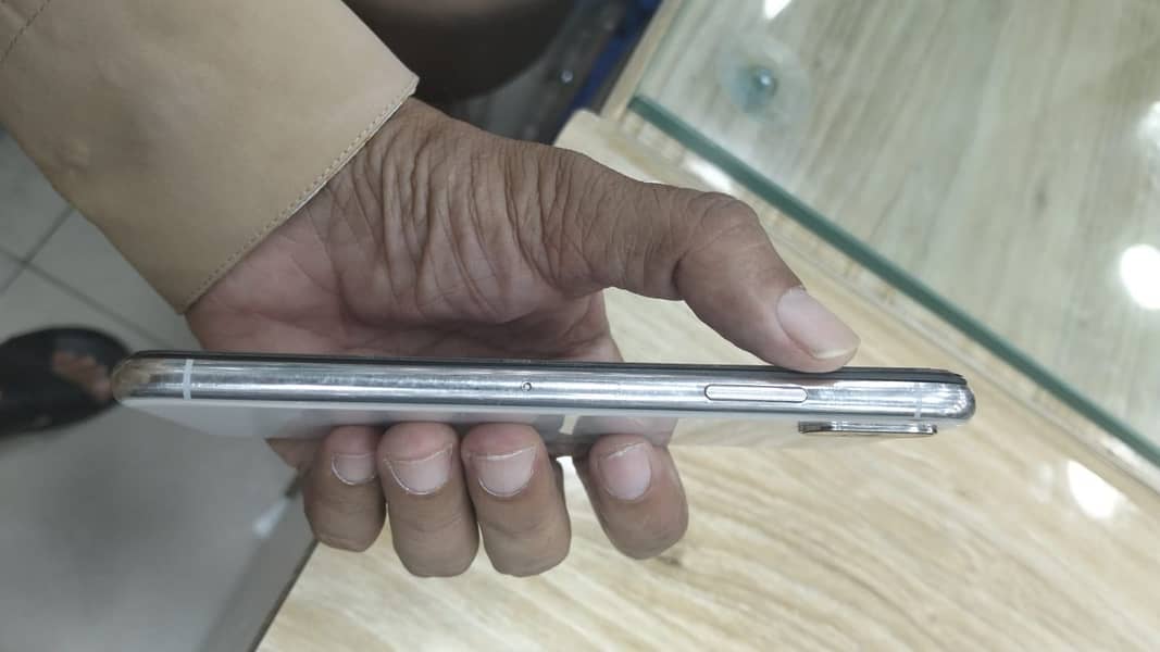 Apple iPhone X 1