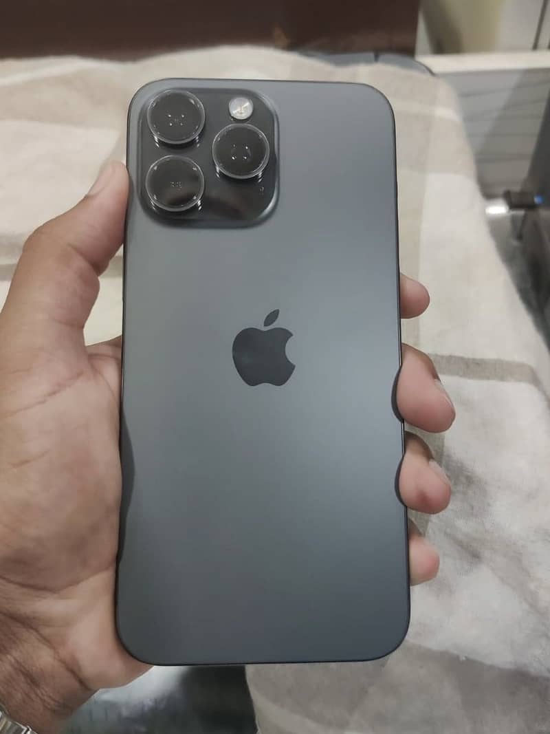 Apple iPhone 15 Pro Max 0