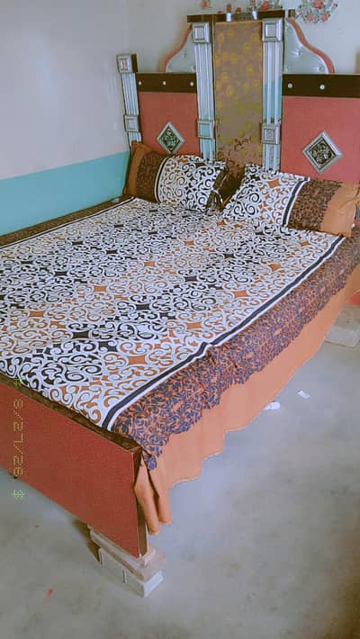 beds or almari dressing table 3 Chez hai sath main gada be hai