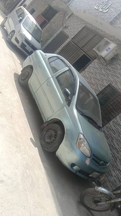 Toyota Platz 2003