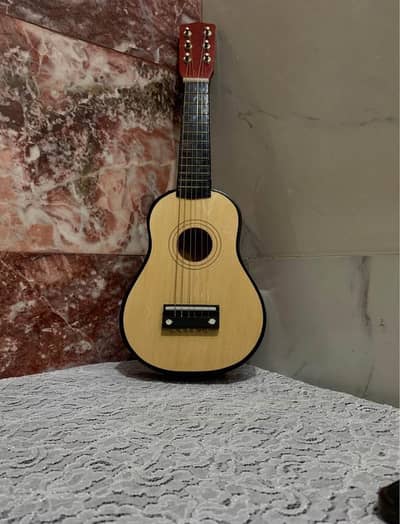 Guitar in small size best sound 10/10 antique guitar antique items