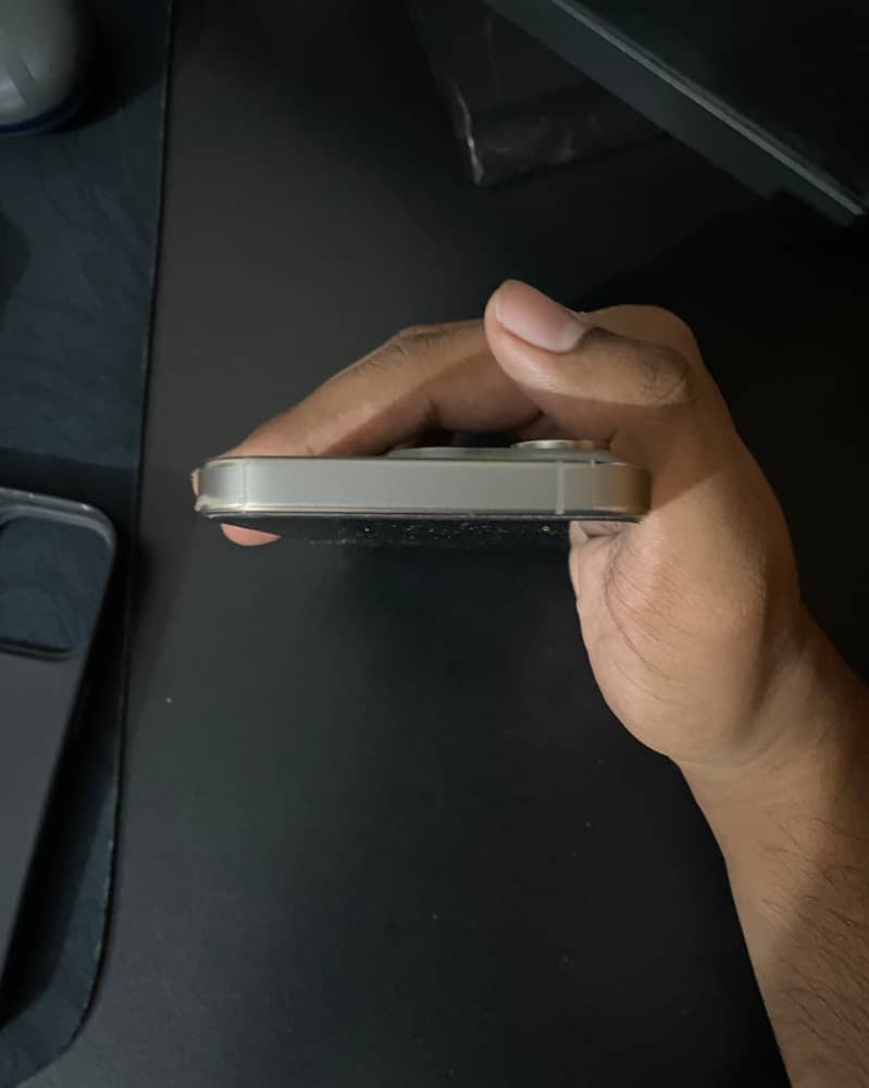 Apple iPhone 15 Pro 1
