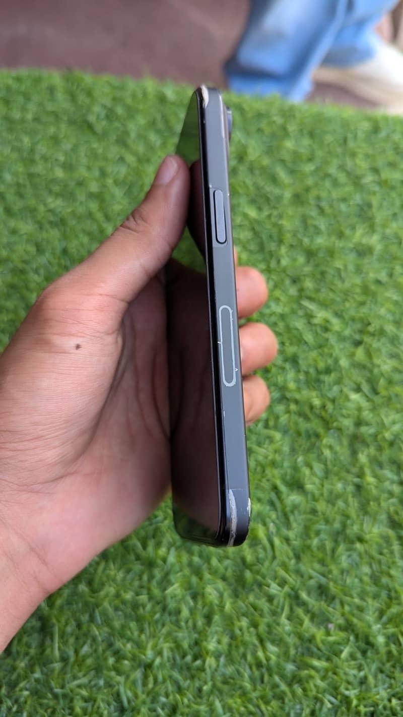Apple iPhone 15 6