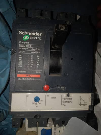 Schneider compact