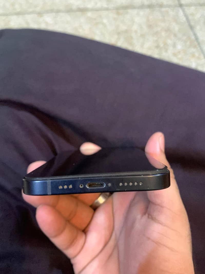 Apple iPhone 12 5