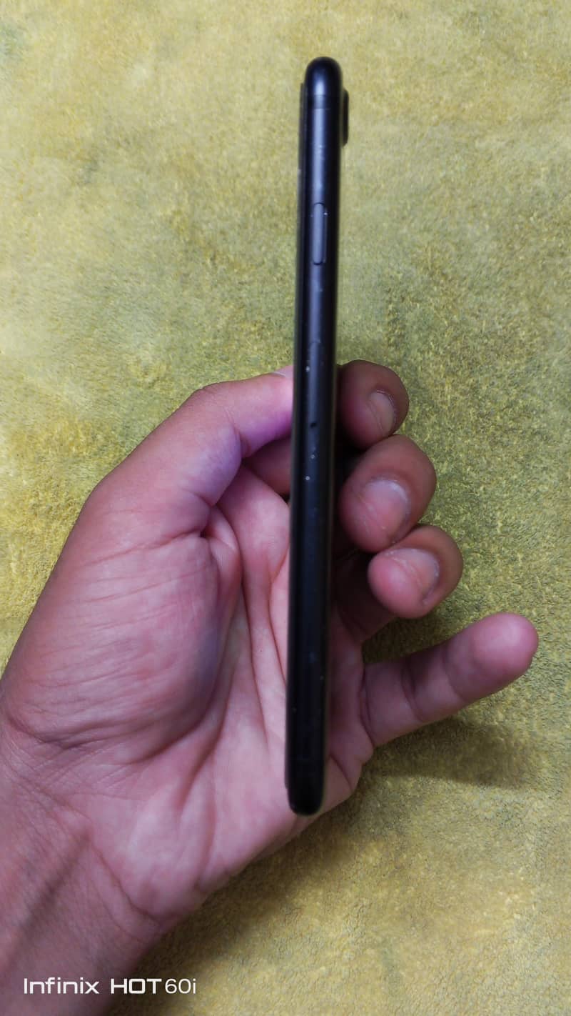 Apple iPhone 7 4