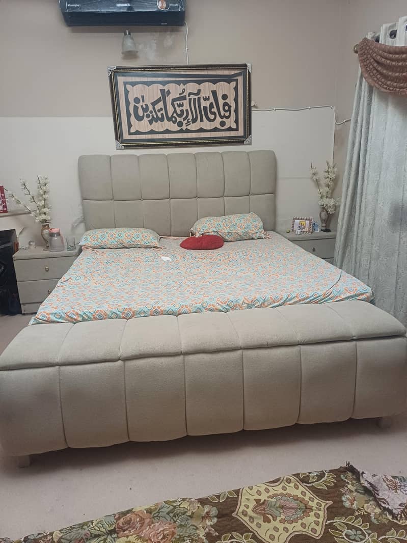 King size bed 4