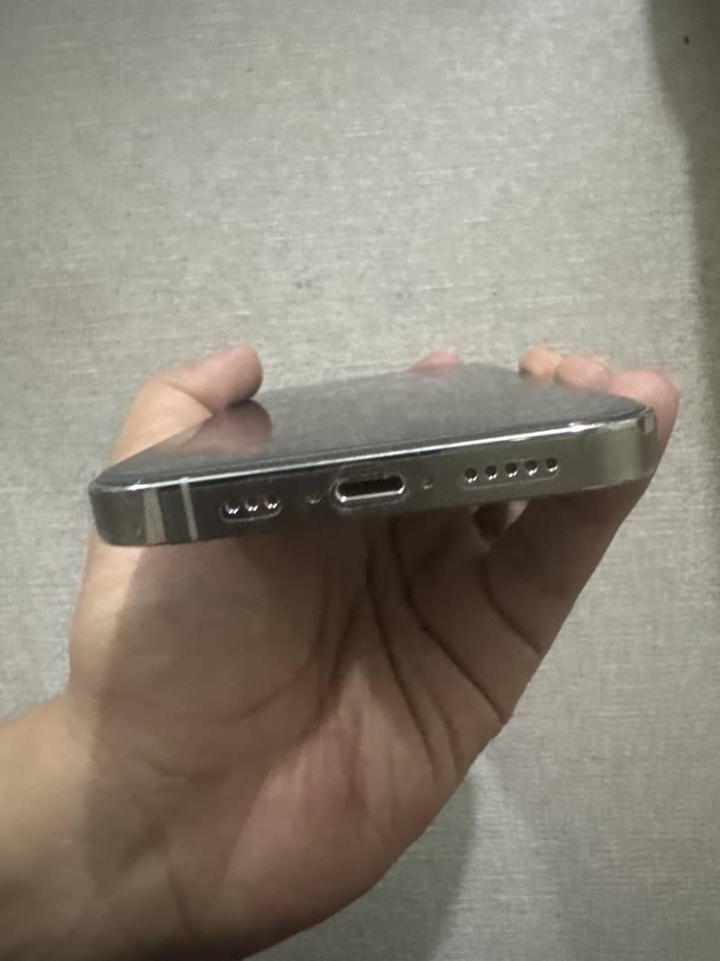Apple iPhone 13 Pro 4