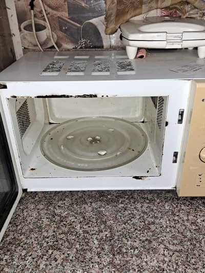 microwave oven