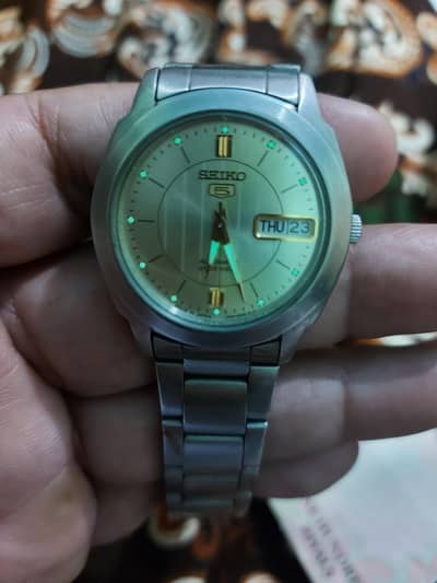 seiko 5 automatic watch
