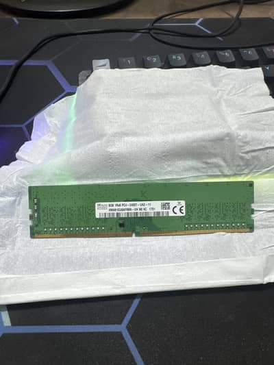 DDDR4 8Gigs 2400T
