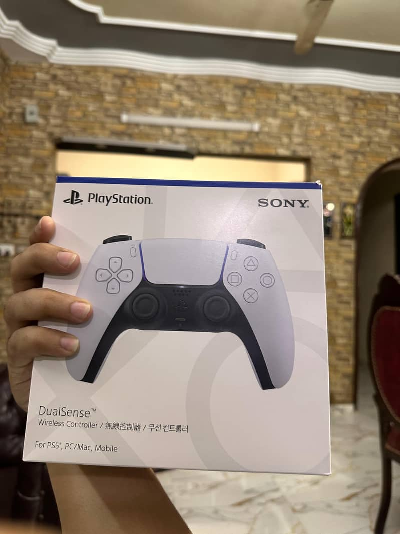Ps5 slim disc with 2 controllers 14