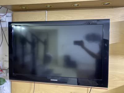 Samsung 40-inch LCD TV available for sale.