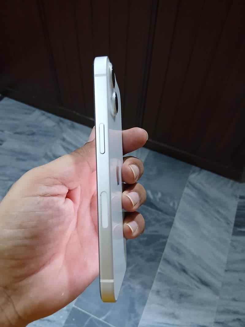 Apple iPhone 13 1